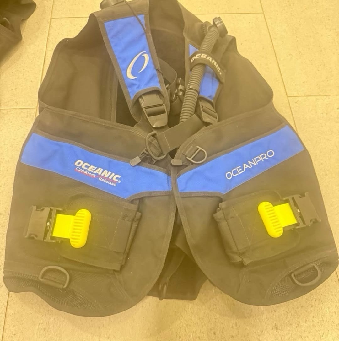 بي سي دي BCD نوع CRESSI مقاس XL نظيف بحاله ممتازه