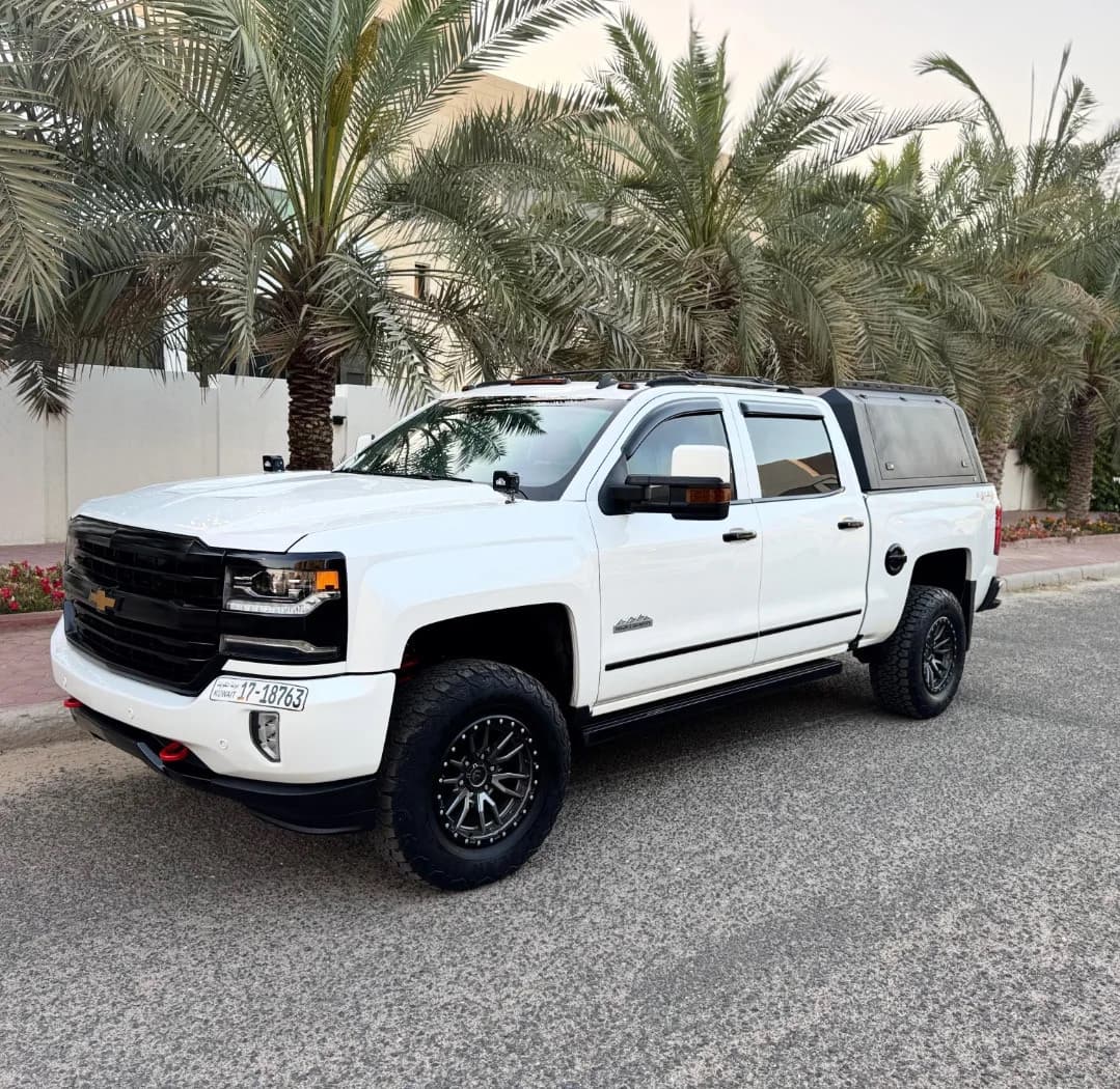 للبيع وانيت سلفرادو هاي كنتري موديل 2017 أعلى فئة وارد قطر thumbnail 3