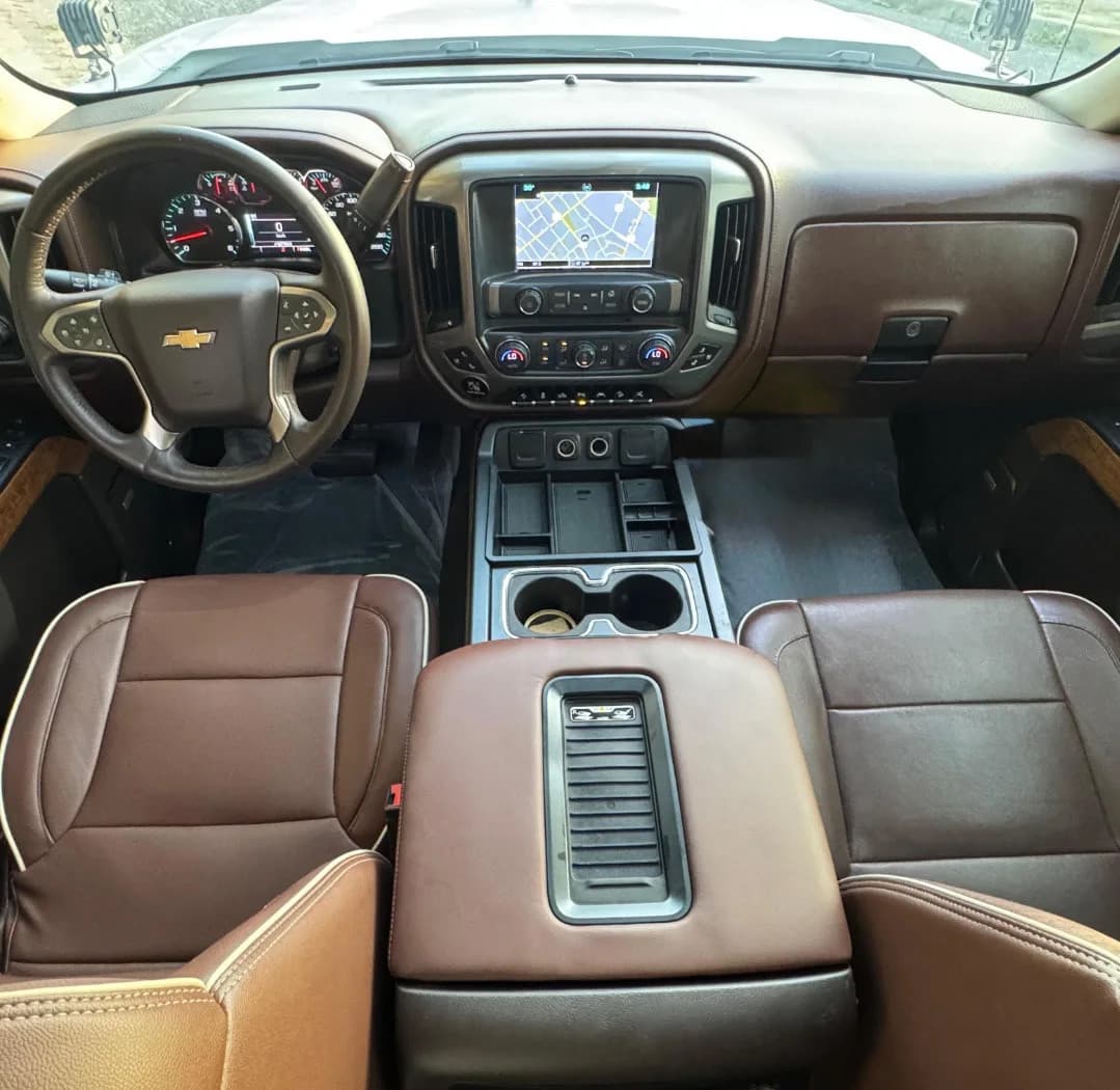 للبيع وانيت سلفرادو هاي كنتري موديل 2017 أعلى فئة وارد قطر thumbnail 6