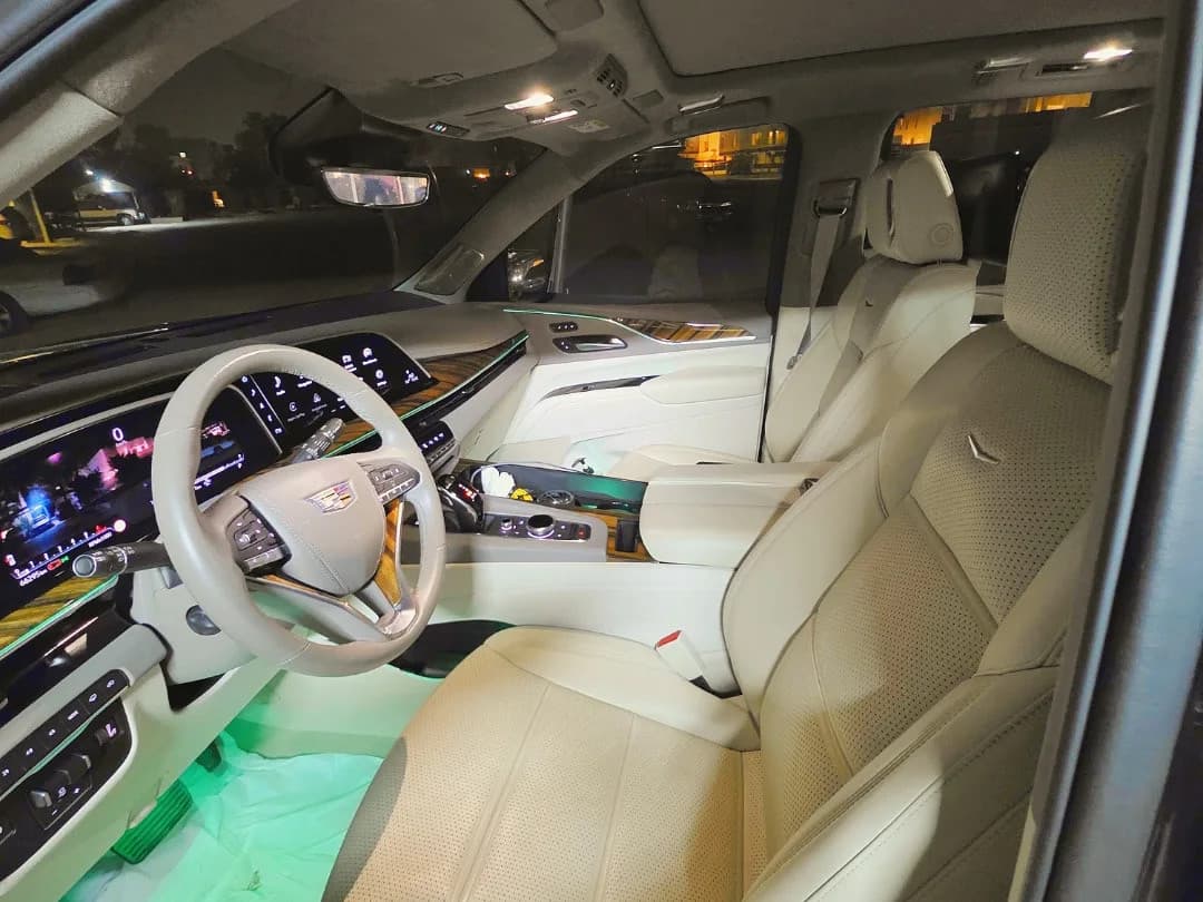 للبيع اسكاليد موديل 2021 أعلى فئة thumbnail 6