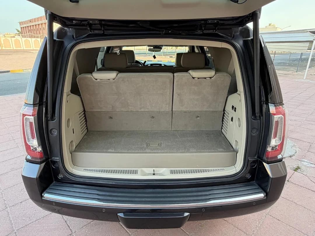 للبيع يوكن دينالي موديل 2017 - عداد 201 - لون رمادي وكالة الكويت thumbnail 13