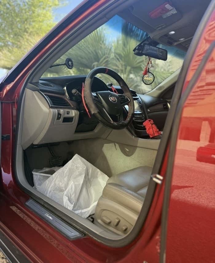 للبيع كاديلك CTS سبورت 2.0 تيربو اقتصاديه وارد وكاله الغانم thumbnail 6