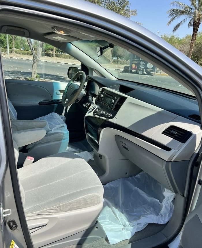 للبيع تويوتا سيينا موديل 2011 thumbnail 11