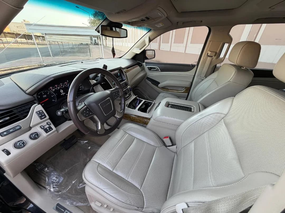 للبيع يوكن دينالي موديل 2017 - عداد 201 - لون رمادي وكالة الكويت thumbnail 10