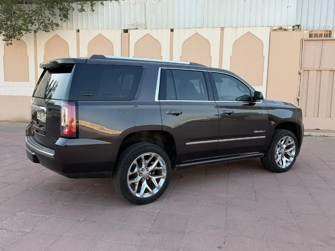 للبيع يوكن دينالي موديل 2017 - عداد 201 - لون رمادي وكالة الكويت thumbnail 7