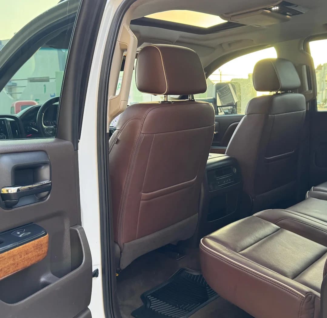 للبيع وانيت سلفرادو هاي كنتري موديل 2017 أعلى فئة وارد قطر thumbnail 9