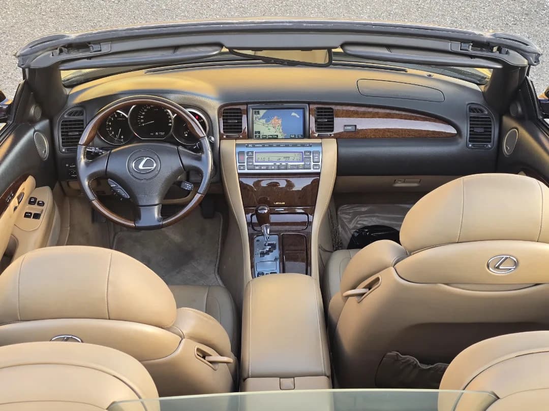 للبيع لكزس SC430 كشف مكينة V8 حجم 4.3 موديل 2006 thumbnail 8