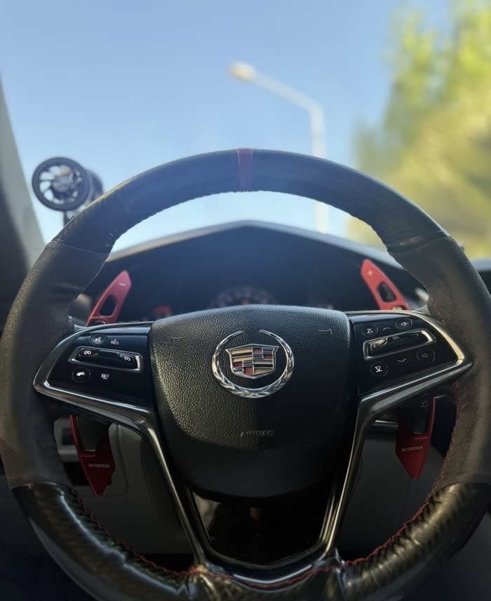 للبيع كاديلك CTS سبورت 2.0 تيربو اقتصاديه وارد وكاله الغانم thumbnail 8