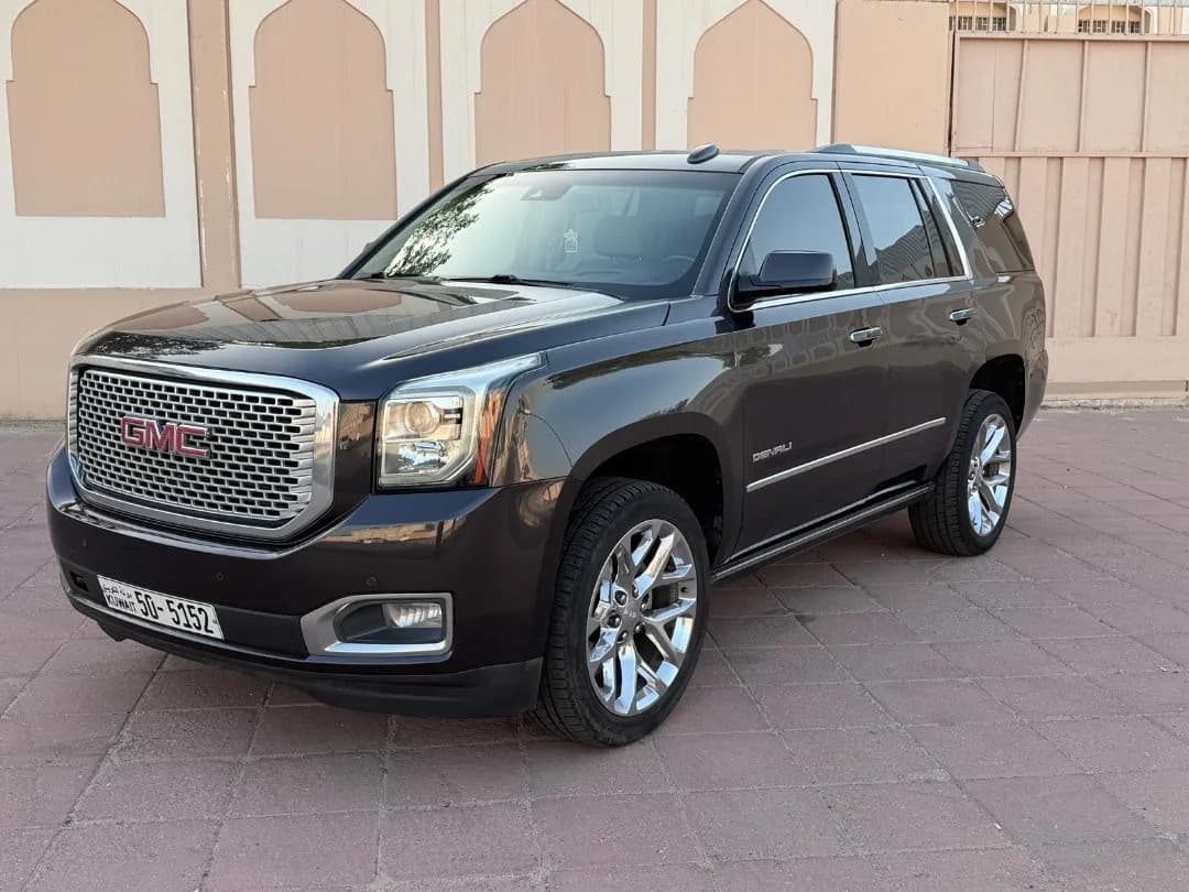 للبيع يوكن دينالي موديل 2017 - عداد 201 - لون رمادي وكالة الكويت thumbnail 3