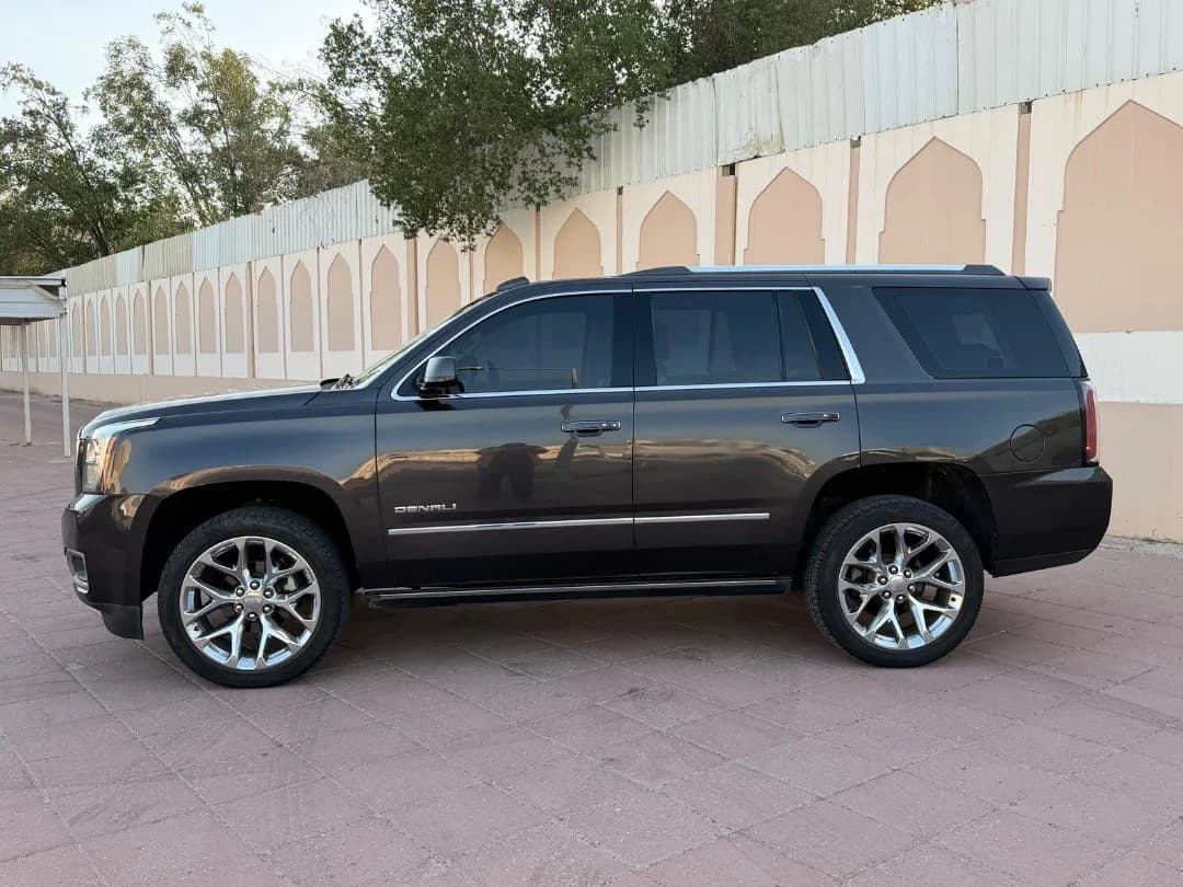 للبيع يوكن دينالي موديل 2017 - عداد 201 - لون رمادي وكالة الكويت thumbnail 6