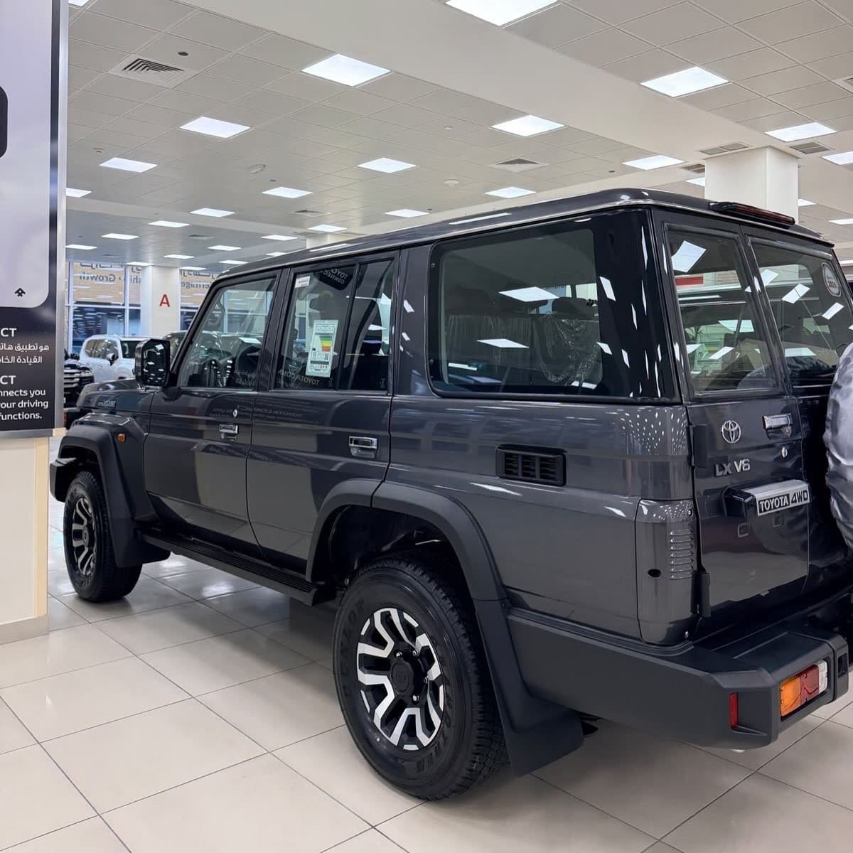 LAND CRUISER lc76 4WD V6 thumbnail 5