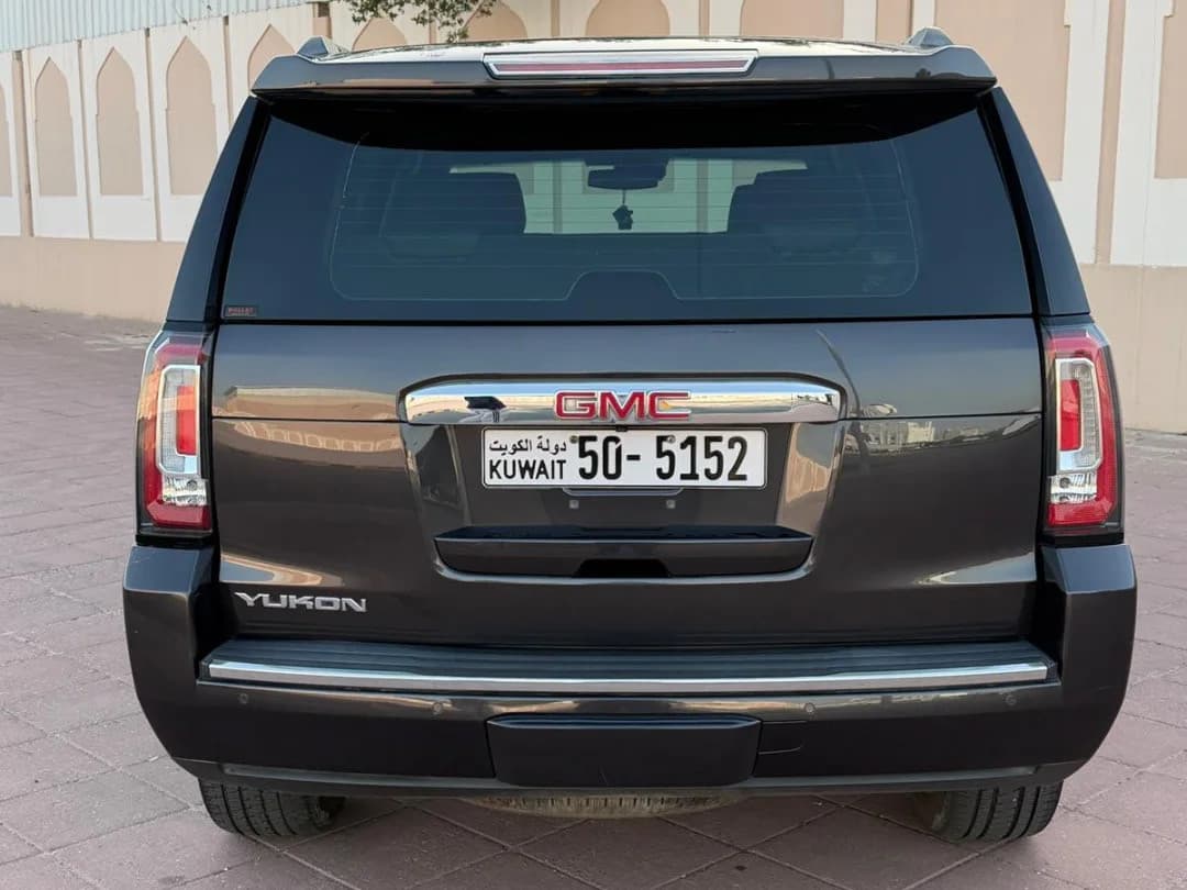 للبيع يوكن دينالي موديل 2017 - عداد 201 - لون رمادي وكالة الكويت thumbnail 9