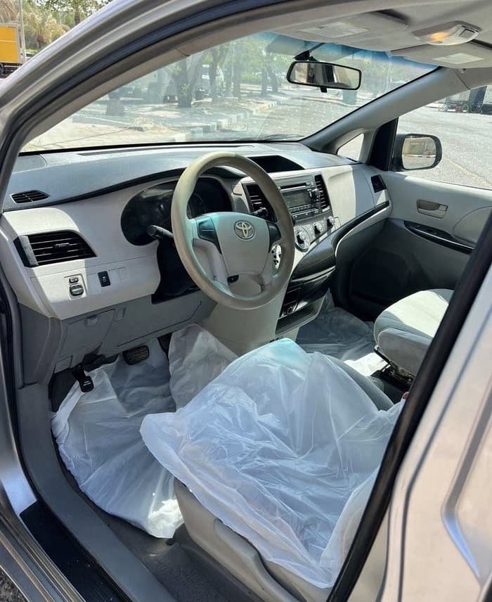 للبيع تويوتا سيينا موديل 2011 thumbnail 8